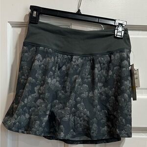 Zella XS $59 Tennis Skirt Skort Pockets Greenwood Grey Mila Floral NEW